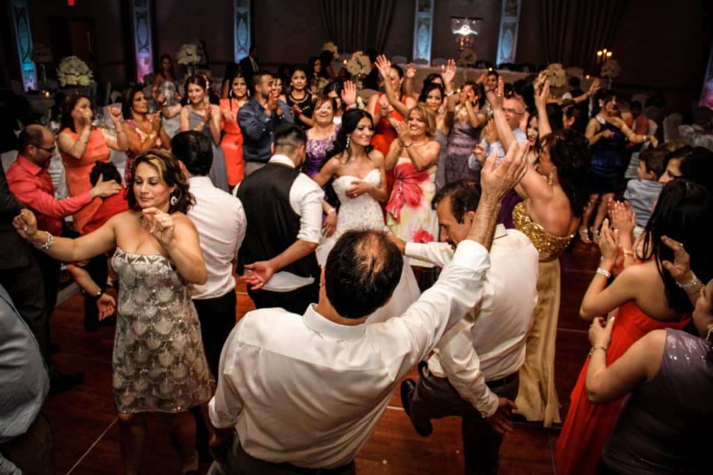 How to plan a wedding reception